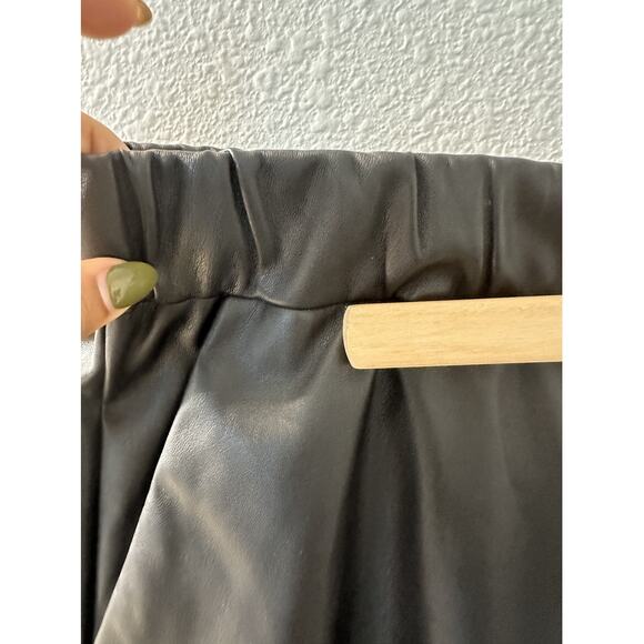 A New Day Women's Black Faux Leather Pull-On Ankle Pants Size Large - Picture 10 of 10